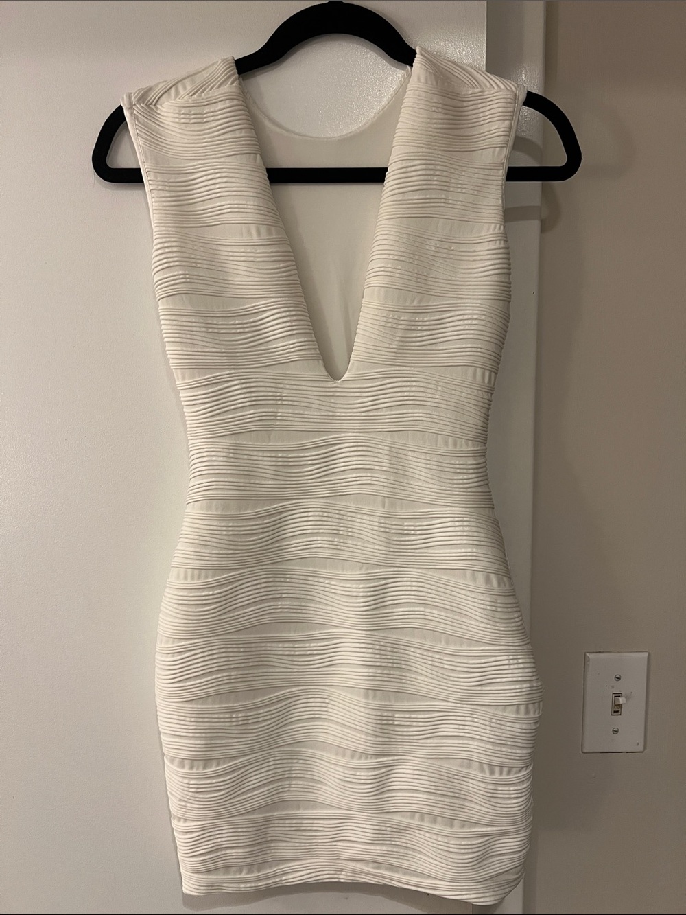 Bec & Bridge White Textured V-Neck Bodycon Dress
